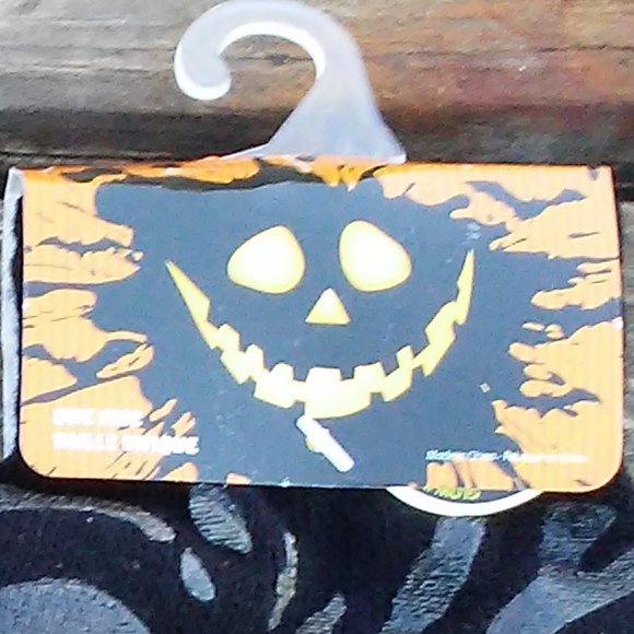 Hat and Gloves Kitty with Glow in the Dark - Picture 5 of 7